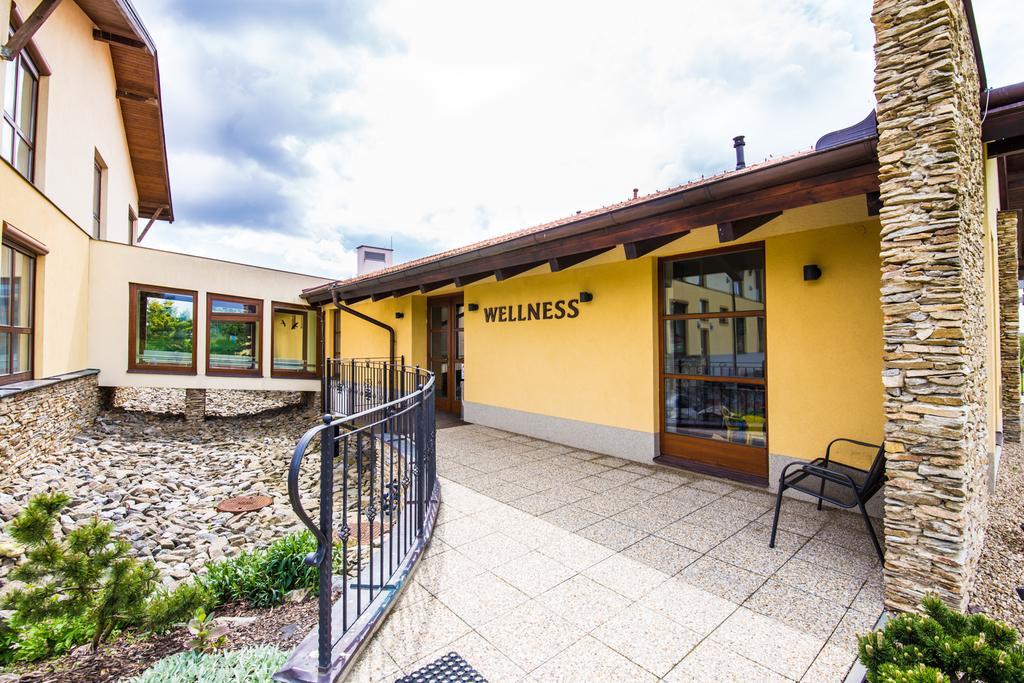 Hotel Wellness Happy Star Hnanice (Znojmo)
